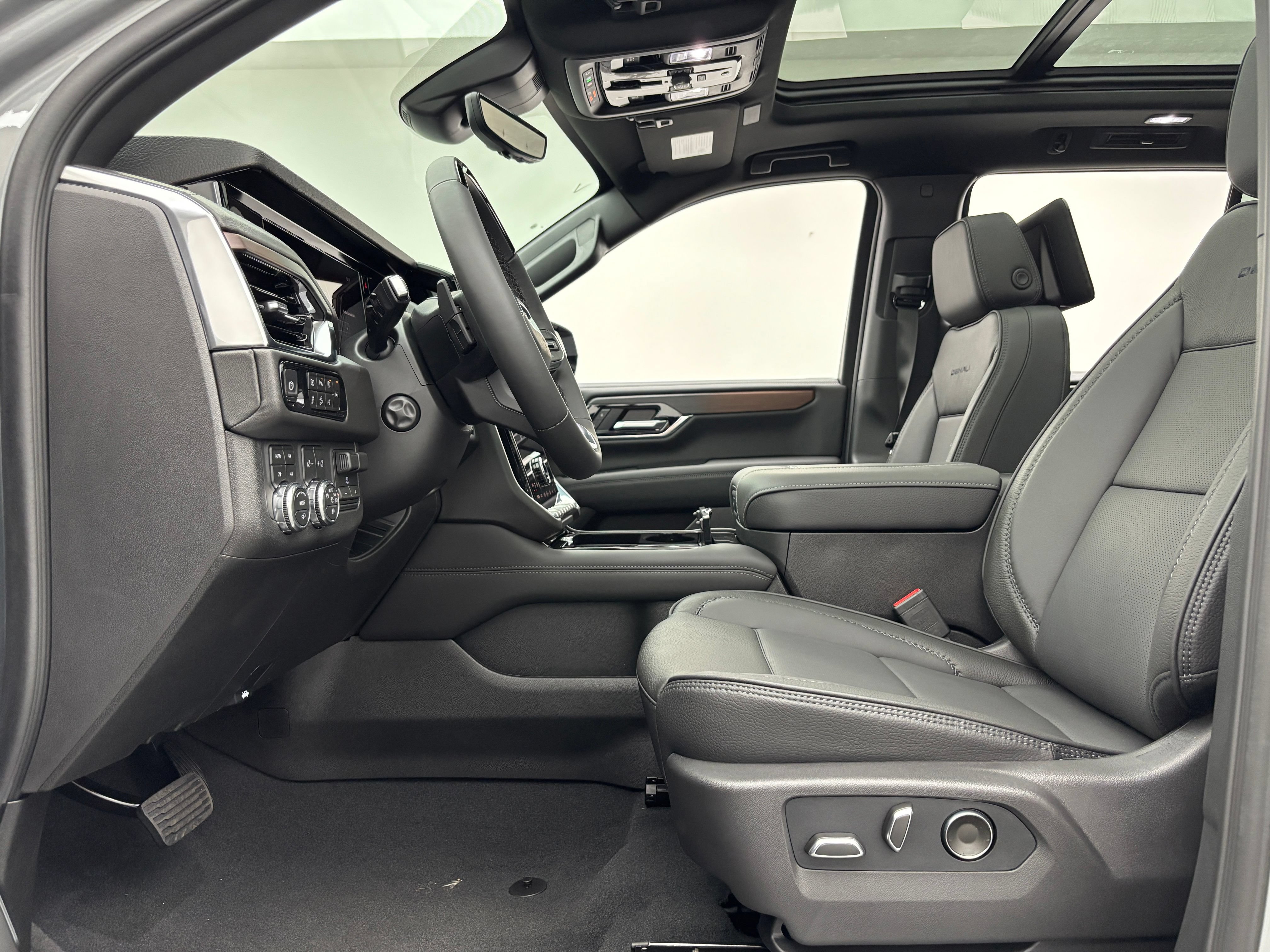 New 2026 GMC Yukon Denali w/ Denali Reserve Package AWD/4WD image 21