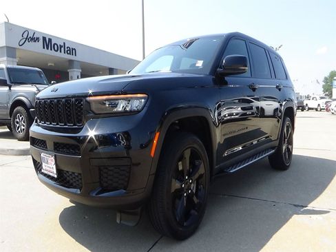 Certified 2025 Jeep Grand Cherokee L Altitude AWD/4WD image 2