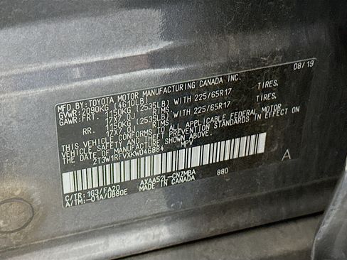 Used 2019 Toyota RAV4 XLE FWD image 12
