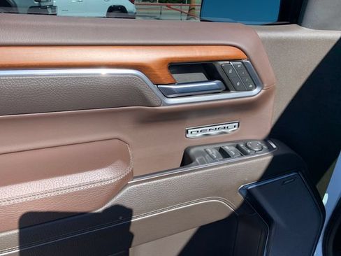 Used 2023 GMC Sierra 1500 Denali w/ Denali Reserve Package AWD/4WD image 19
