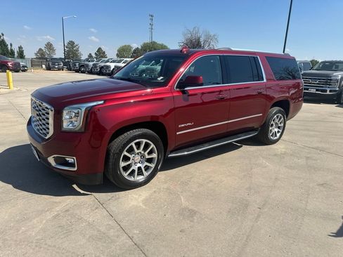 Certified 2019 GMC Yukon XL Denali w/ Open Road Package AWD/4WD image 38