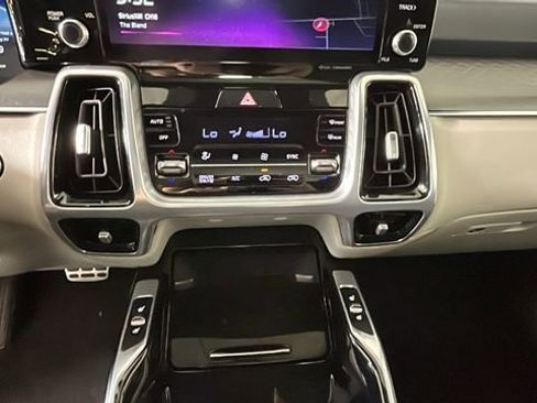 Used 2023 Kia Sorento SX Prestige AWD/4WD image 23