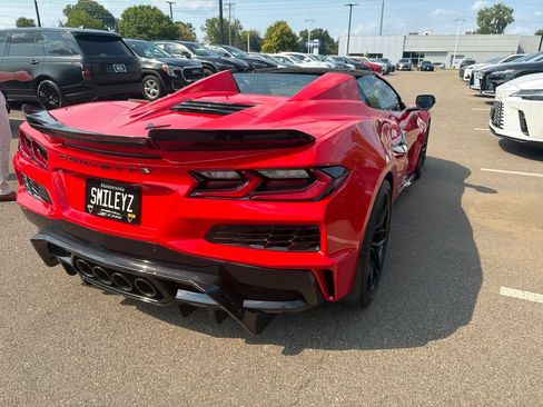 Used 2025 Chevrolet Corvette Z06 w/ Stealth Interior Trim Package RWD image 25