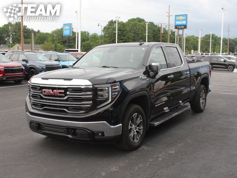 Used 2023 GMC Sierra 1500 SLT AWD/4WD image 8