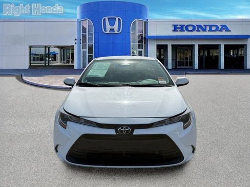 Used 2023 Toyota Corolla LE FWD image 5