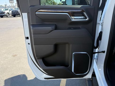 New 2026 GMC Sierra 2500 SLE AWD/4WD image 24