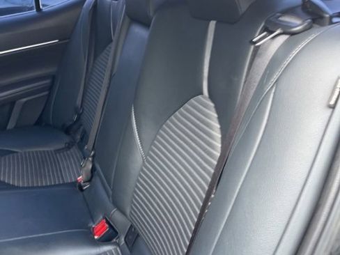 Used 2019 Toyota Camry SE image 9