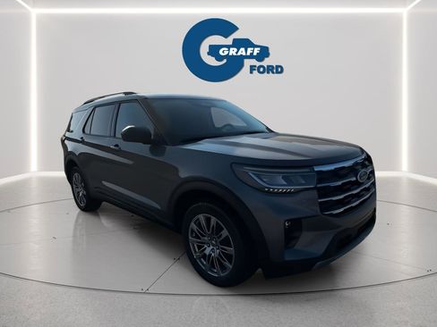 New 2026 Ford Explorer Active w/ Active Comfort Package image 8