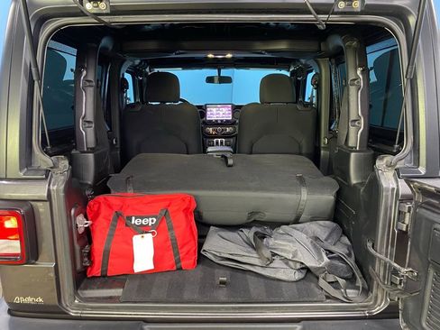 Used 2020 Jeep Wrangler Sport image 36