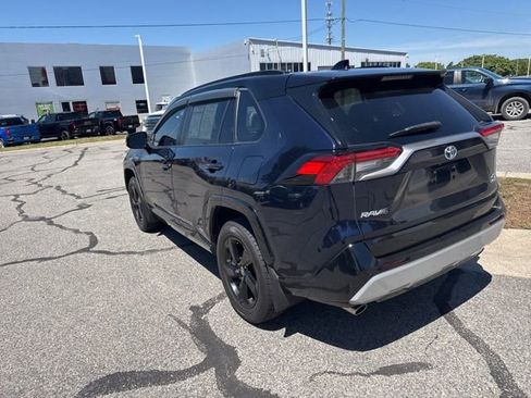 Used 2021 Toyota RAV4 XSE AWD/4WD image 11