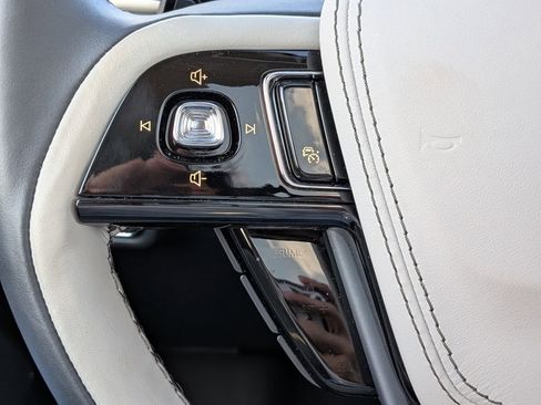 Certified 2025 Lincoln Aviator Reserve image 28