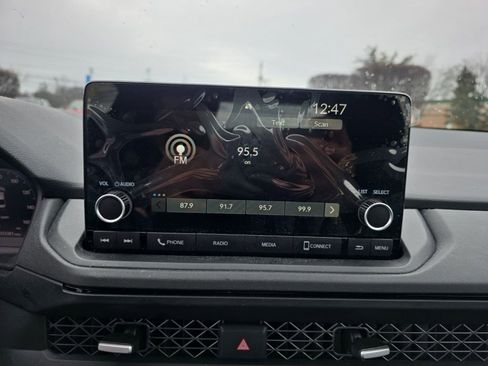 Used 2025 Honda Accord SE image 15