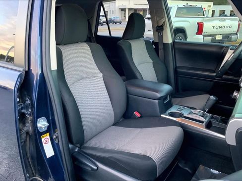 Used 2018 Toyota 4Runner SR5 Premium image 8