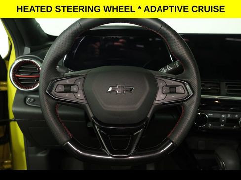 Used 2024 Chevrolet Trax RS w/ Sunroof Package FWD image 5