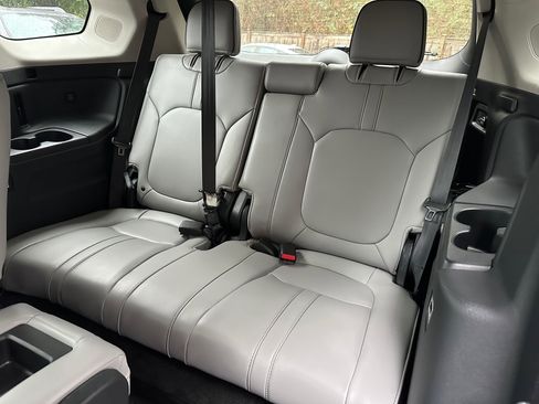 Used 2024 Honda Pilot Elite image 17