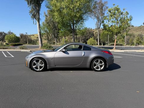 Used 2007 Nissan 350Z Enthusiast w/ Cargo Convenience Pkg RWD image 2