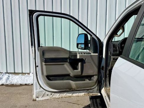 Certified 2019 Ford F550 4x4 Crew Cab Super Duty image 14