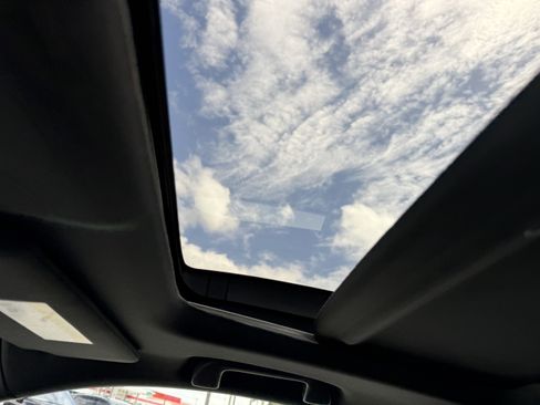 Used 2019 Honda Civic Touring image 19