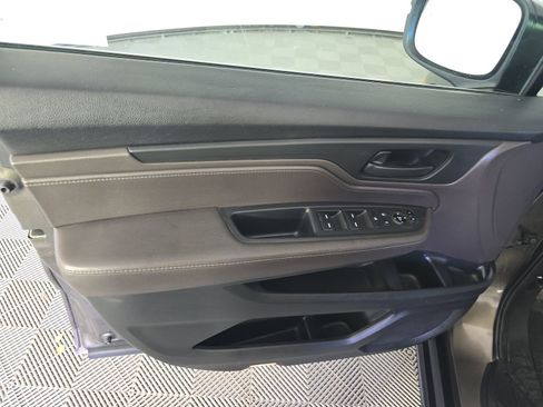 Used 2018 Honda Odyssey EX image 13