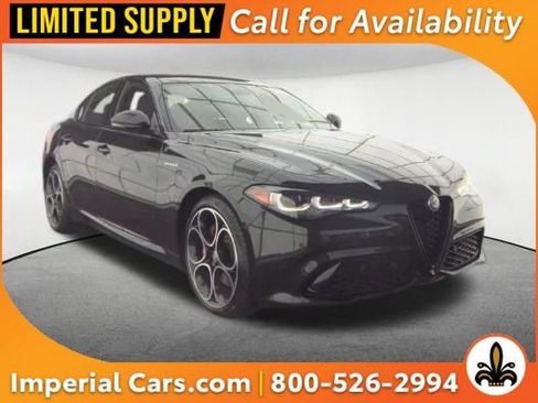 Used 2024 Alfa Romeo Giulia Veloce AWD/4WD image 1