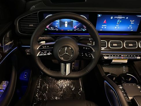 New 2026 Mercedes-Benz GLS 580 4MATIC image 13