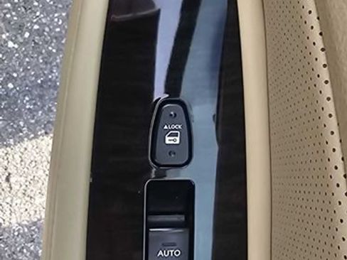 Used 2010 Hyundai Genesis 4.6 w/ Technology Pkg 5 RWD image 24
