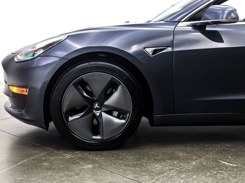 Used 2019 Tesla Model 3 Standard Range Plus image 10