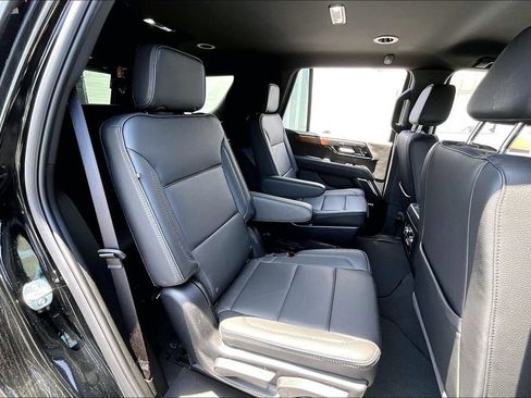 Used 2026 GMC Yukon Denali AWD/4WD image 23