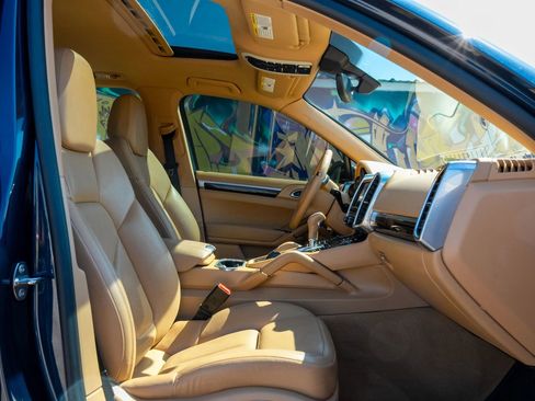 Used 2014 Porsche Cayenne AWD/4WD image 39