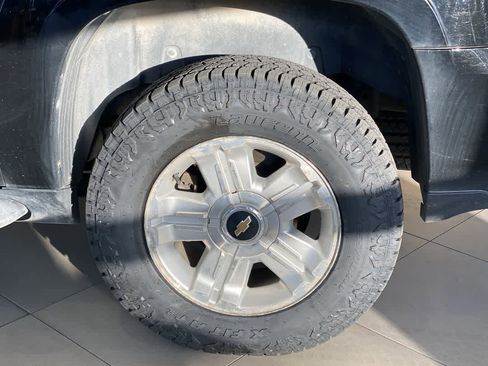 Used 2013 Chevrolet Suburban LT w/ Suspension Package, Off-Road AWD/4WD image 13