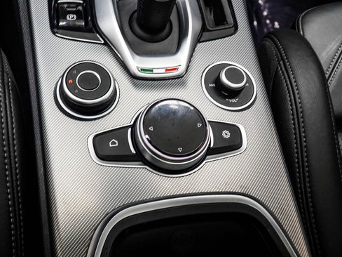 Used 2023 Alfa Romeo Stelvio Veloce image 21