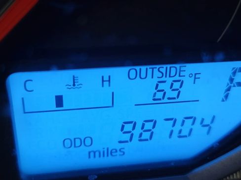 Used 2014 Toyota RAV4 LE FWD image 16
