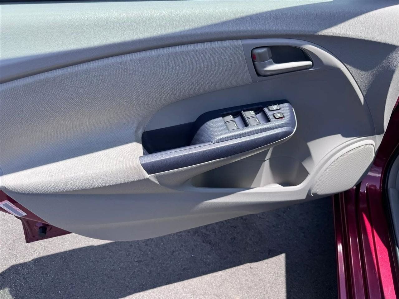 Used 2010 Honda Insight EX image 25