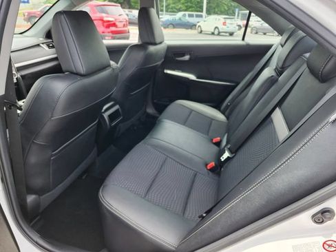 Used 2014 Toyota Camry SE w/ Fleet Convenience Package FWD image 11