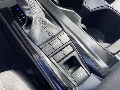 Used 2025 Toyota Camry LE FWD image 22