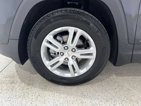Used 2024 GMC Terrain SLE w/ Driver Convenience Package FWD image 30
