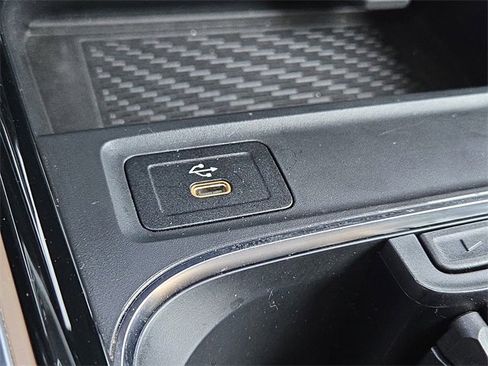 New 2024 Mercedes-Benz GLB 250 4MATIC image 16