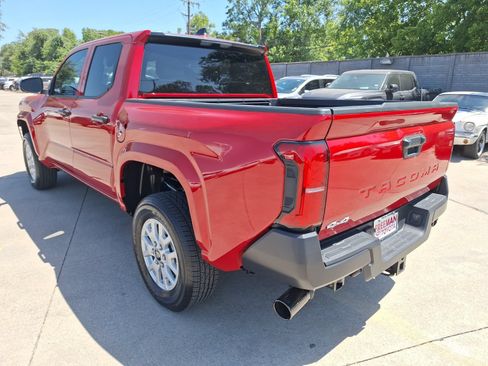Used 2026 Toyota Tacoma SR AWD/4WD image 4