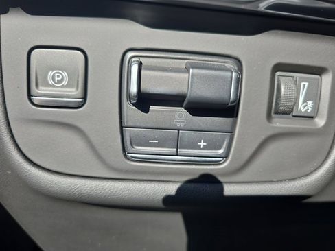 Certified 2023 Cadillac Escalade Sport w/ Touring Package image 25