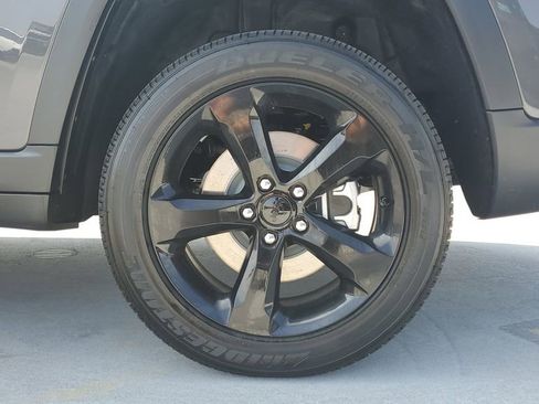 New 2025 Jeep Grand Cherokee L Altitude image 6