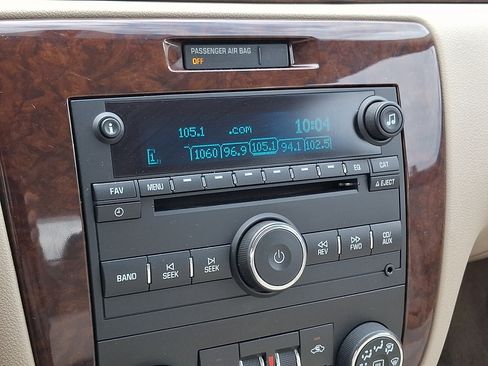 Used 2011 Chevrolet Impala LT FWD image 21