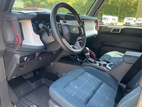 Used 2025 Ford Bronco Heritage Edition AWD/4WD image 15