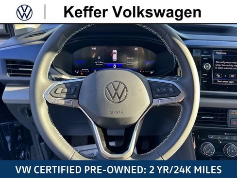 Certified 2023 Volkswagen Taos SE FWD image 17