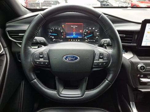 Certified 2020 Ford Explorer XLT w/ Equipment Group 202A AWD/4WD image 21