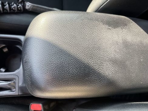 Used 2018 Toyota RAV4 LE FWD image 30