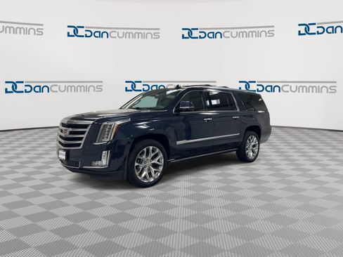 Used 2018 Cadillac Escalade ESV Premium Luxury AWD/4WD image 4