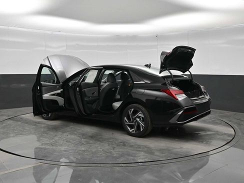 New 2026 Hyundai Elantra Limited FWD image 46