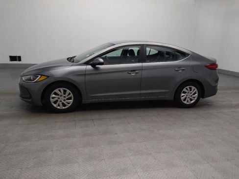 Used 2018 Hyundai Elantra SE w/ Cargo Package FWD image 2