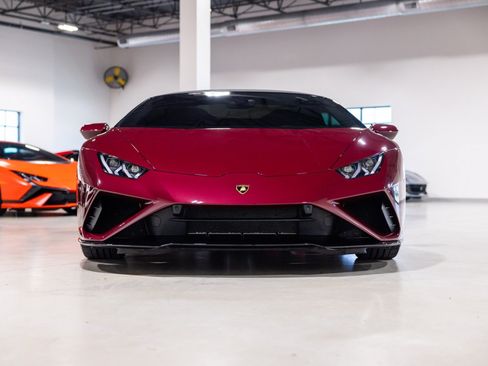 Used 2022 Lamborghini Huracan EVO RWD image 2