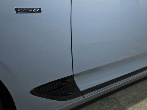 Used 2024 Bentley Continental GT V8 image 17